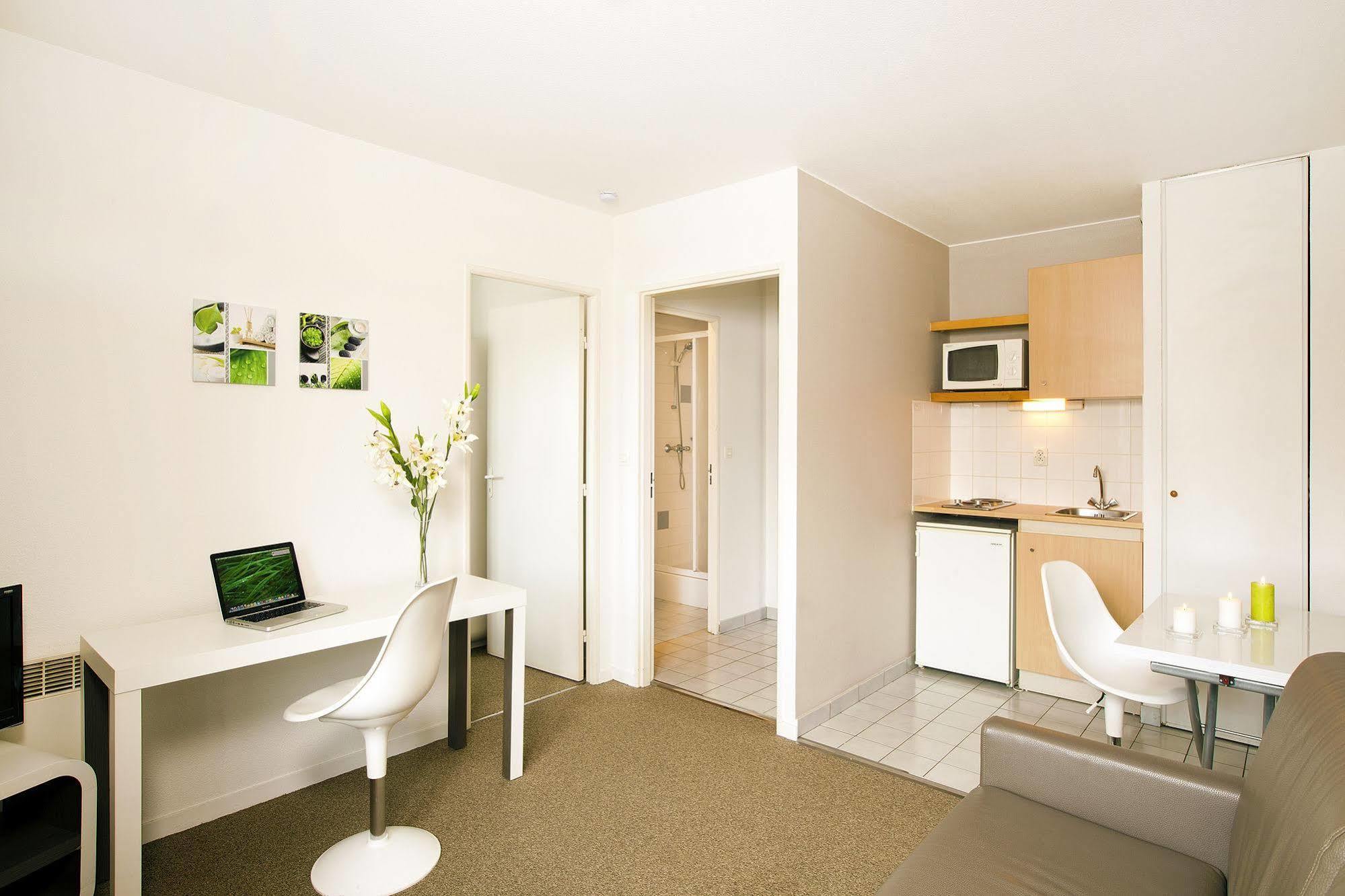 เซฌูร์ แอนด์ อัฟแฟร์ ลา โรเชล เล มินิม Aparthotel ลาโรแชล ภายนอก รูปภาพ