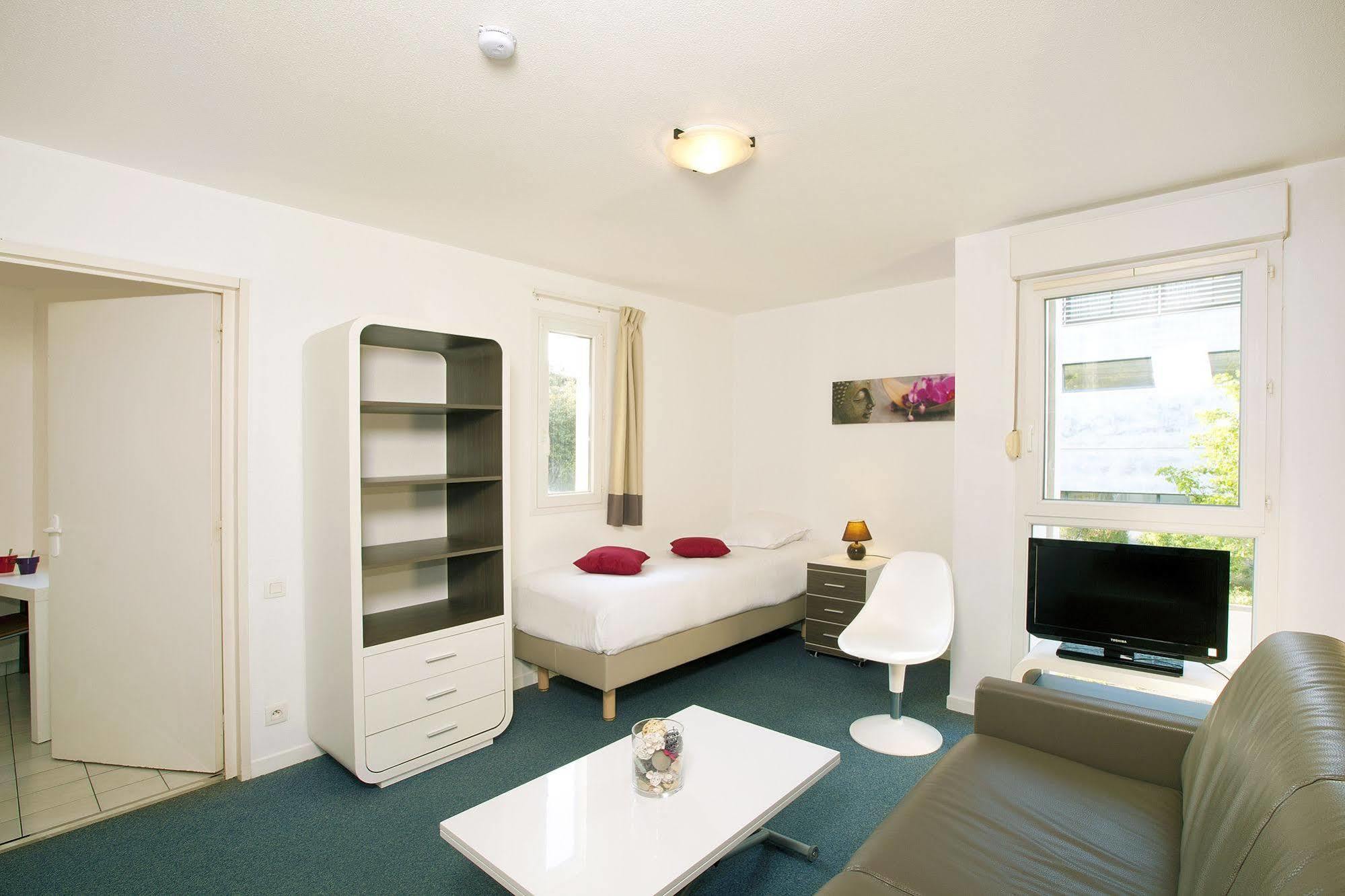 เซฌูร์ แอนด์ อัฟแฟร์ ลา โรเชล เล มินิม Aparthotel ลาโรแชล ภายนอก รูปภาพ