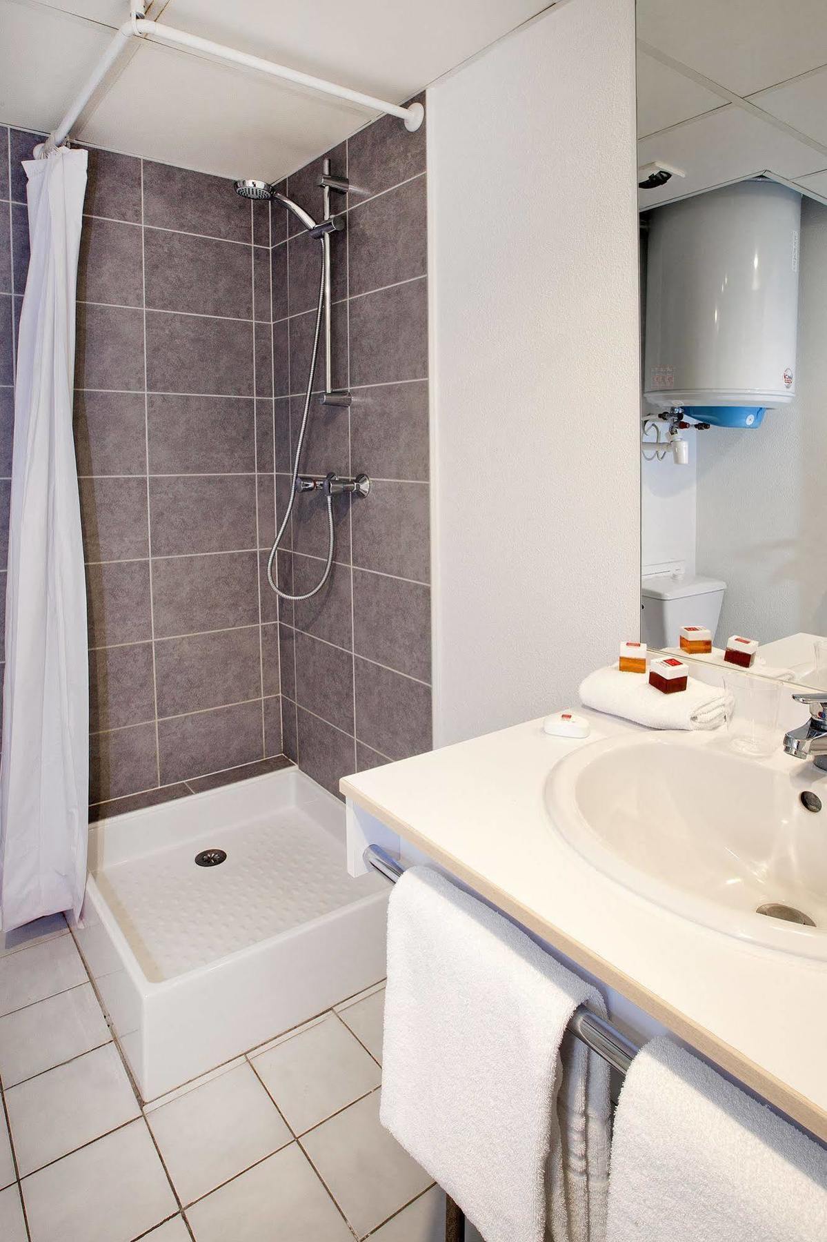 เซฌูร์ แอนด์ อัฟแฟร์ ลา โรเชล เล มินิม Aparthotel ลาโรแชล ภายนอก รูปภาพ