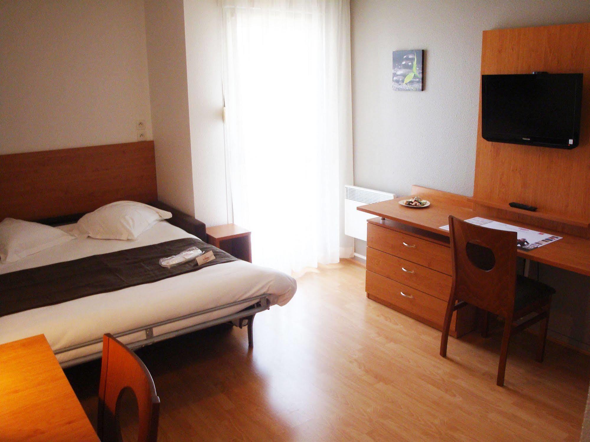เซฌูร์ แอนด์ อัฟแฟร์ ลา โรเชล เล มินิม Aparthotel ลาโรแชล ภายนอก รูปภาพ