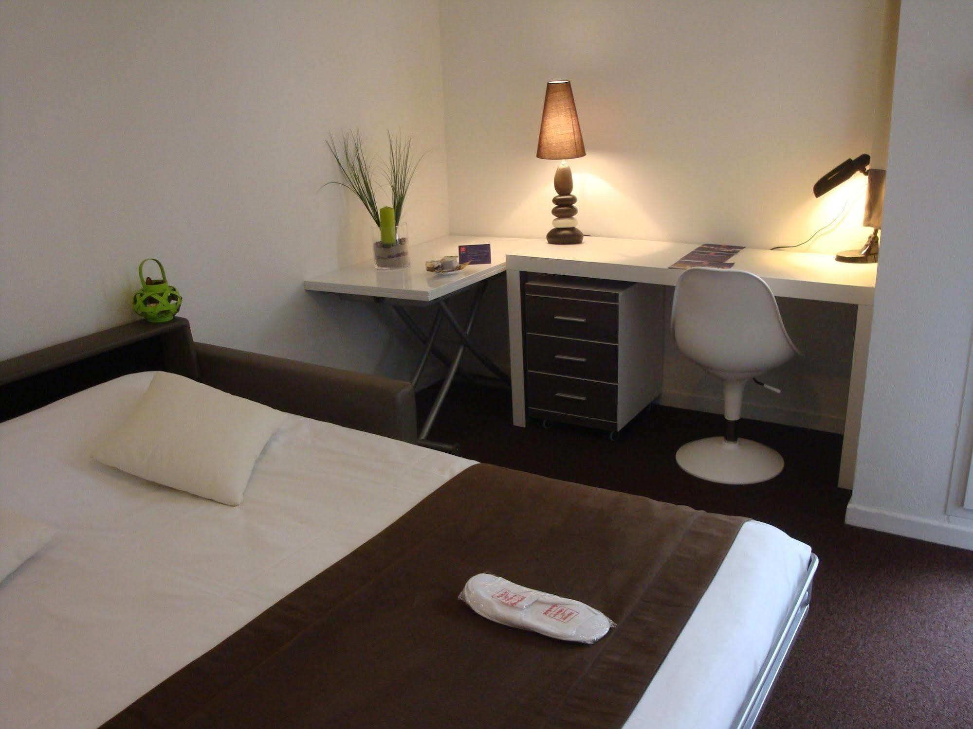 เซฌูร์ แอนด์ อัฟแฟร์ ลา โรเชล เล มินิม Aparthotel ลาโรแชล ภายนอก รูปภาพ