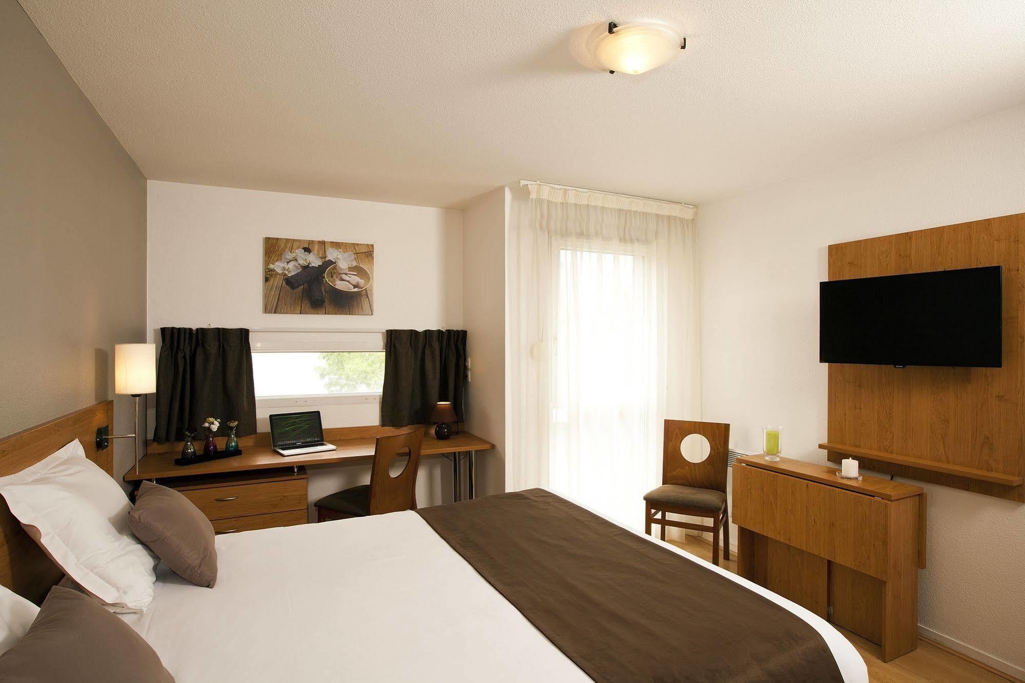 เซฌูร์ แอนด์ อัฟแฟร์ ลา โรเชล เล มินิม Aparthotel ลาโรแชล ภายนอก รูปภาพ